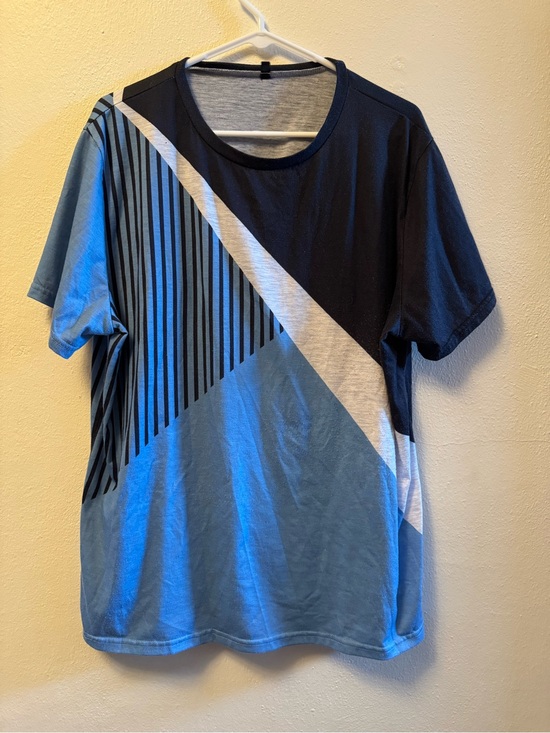 Tops - Women's Geometric Graphic Tee -Asymmetric Blue & Black Short Sleeve Top Size 3XL